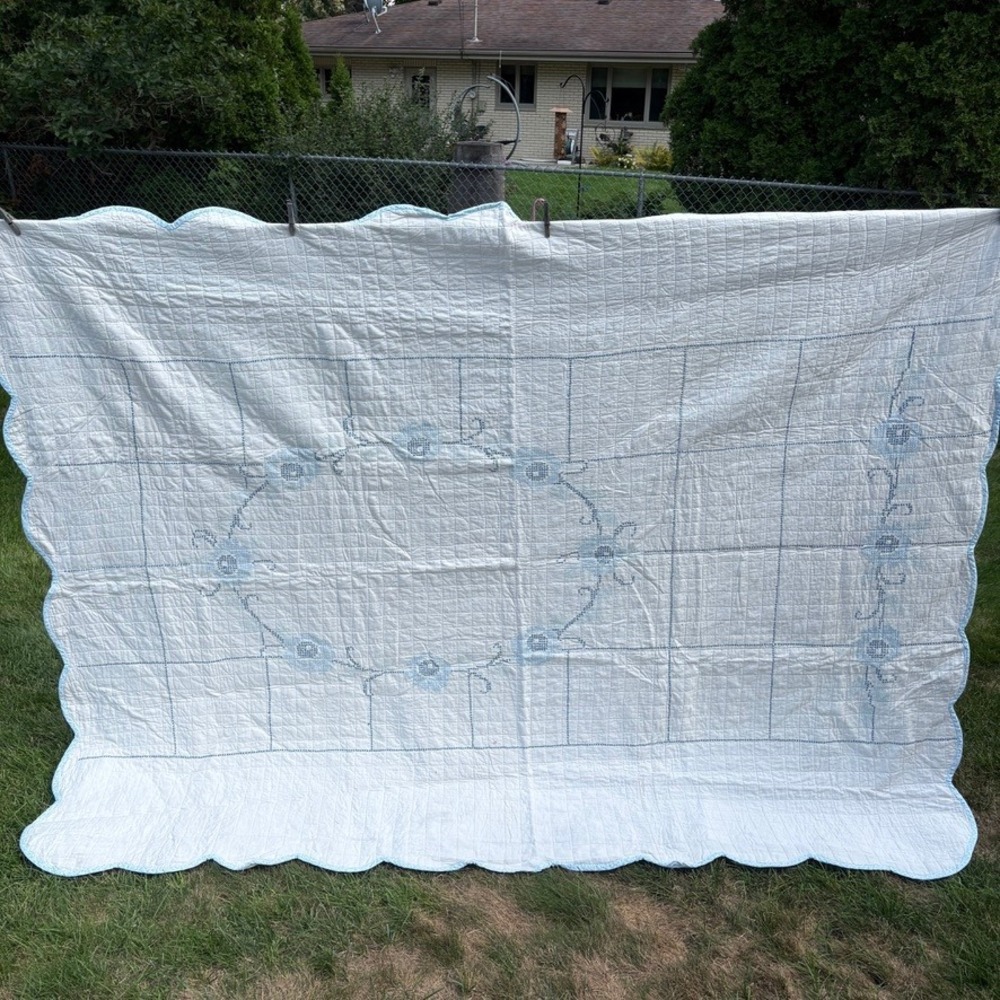 Vtg Hand Embroidered/Cross Stitch Reversible Quilt Floral Scalloped Edge Cottage